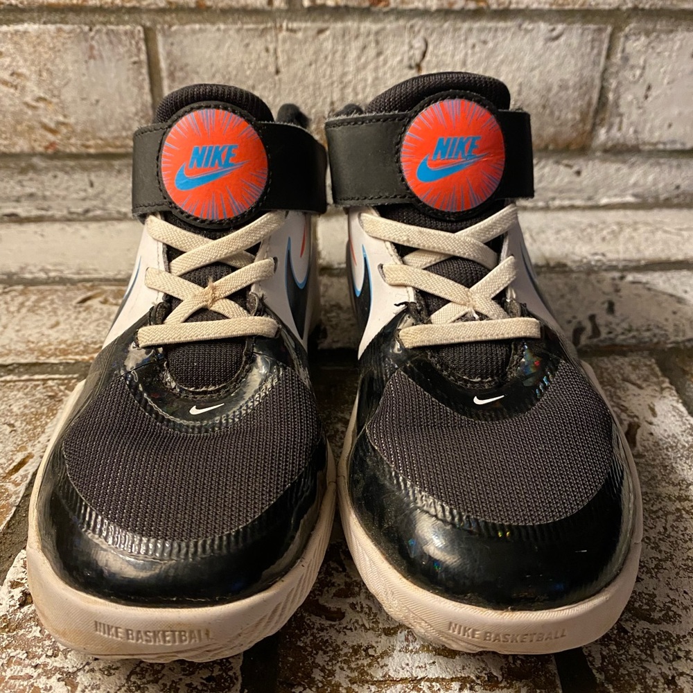 Nike Kids Basketball Team Hustle Sneakers Size 13C